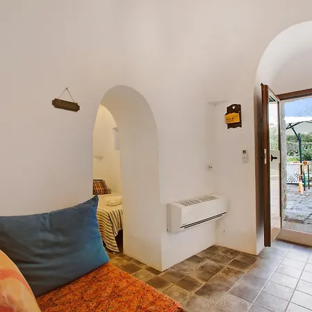 Trulli Silvana In - Happy